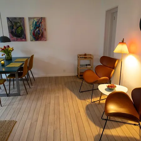 Hyggelig Byhus I Stueplan Med Solrig Gardhave Svendborg