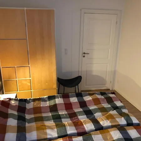 Homestay Hyggelig Byhus I Stueplan Med Solrig Gardhave *